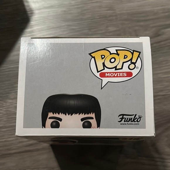 Funko Pop! Bruce Lee Metallic Gold Edition - Picture 5 of 6